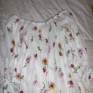 Off the shoulder cute shirt